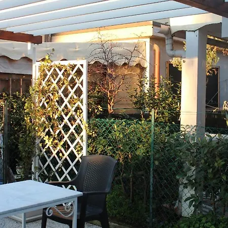 Al Garden Bed & Breakfast *